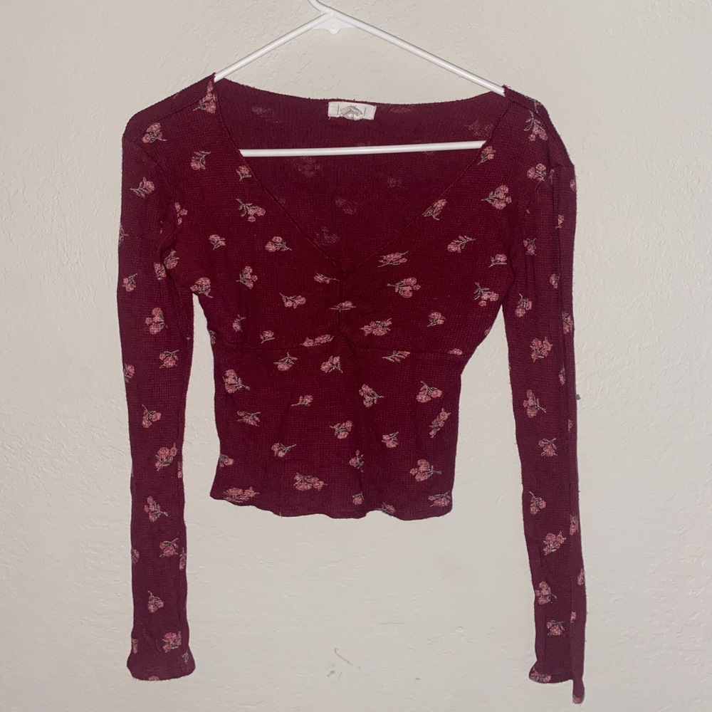 Medium Long sleeve maroon shirt!